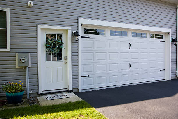 24/7 Emergency Garage Door Panel Replacement experts in Fort Pierce, FL